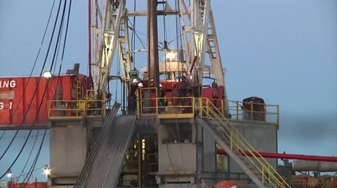 Drilling Rig base w Crew 動画素材 38608536