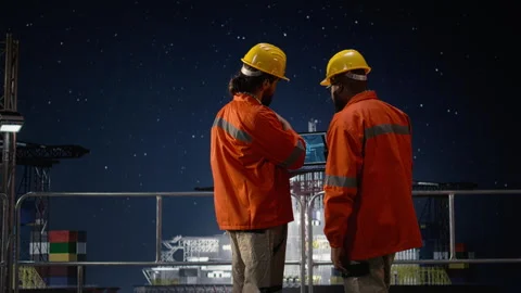 Drilling rig team using AI to manage disruptions caused by maritime blockade Stock Footage 336197674