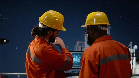 Drilling rig team using AI to manage disruptions caused by maritime blockade Stock Footage 336200949