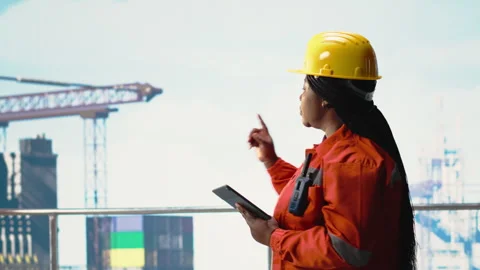 Drilling rig technicians track oil production efficiency, coordinating checkup Stock Footage 319973316