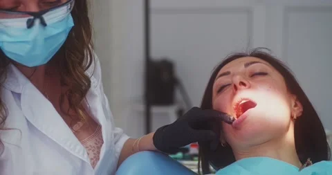 Drilling a tooth 動画素材 155937075