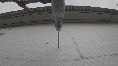 Drills a drill wall. Styrofoam. Warming of the wall. Finishing the house. 스톡 동영상 94173176