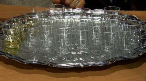 Drink tasting at the bar Vídeos de archivo 35009552