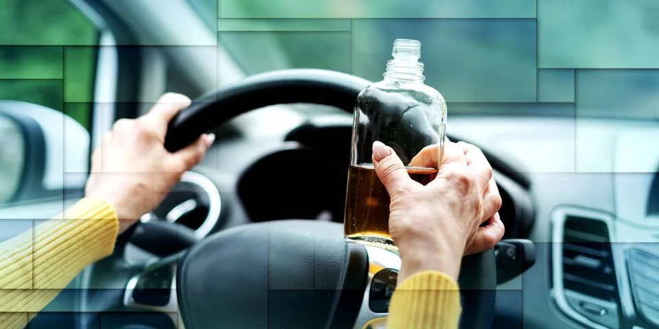 Drinking alcohol while driving, geometric pattern Foto stock