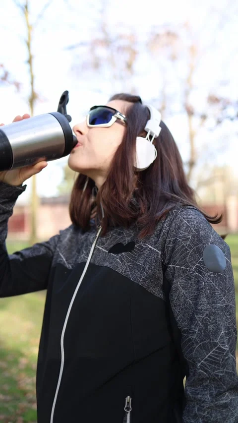 Drinking protein after workout Video stock 333100680