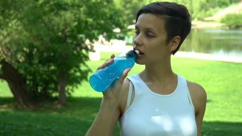 Drinking water from a bottle 動画素材 89899019