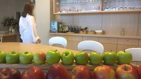 Drinking water in spa Vídeos de archivo 12950872