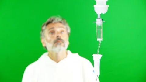 Drip-feed out of focus paramedic Stockbeeldmateriaal 93499407