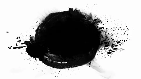 Dripping black spot on white background Vídeos de archivo 148225933