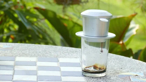 Dripping Vietnamese Coffee Vidéo 108472292