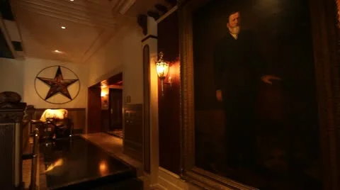 Driskill Hotel Interior - Colonel Driskill painting Austin, TX (Texas) Vídeos de archivo 15106914