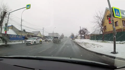 Drive a car in the snow Video stock 171031136