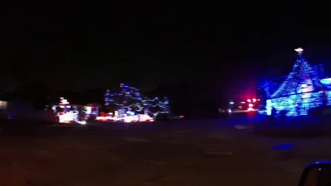 Drive by Christmas Lights 库存影片 70114757
