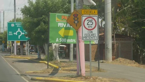 Drive Plate-Approaching roundabout on Pan-American highway near Rivas Vídeo Stock 107700031