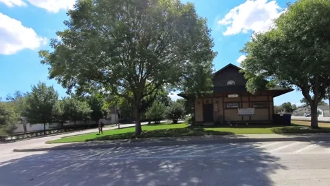 Drive plate of oldest downtown section of Dallas, Texas suburb Vídeo Stock 252096712