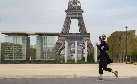 Drive through coronavirus testing in Paris, France - 07 Apr 2020 스톡 사진