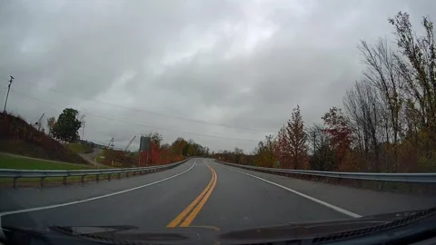Drive through Savannah, TN Stock Footage 293261750