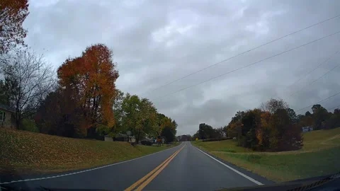 Drive through Savannah, TN Stock Footage 293262143