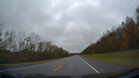 Drive through Savannah, TN Video stock 293262586