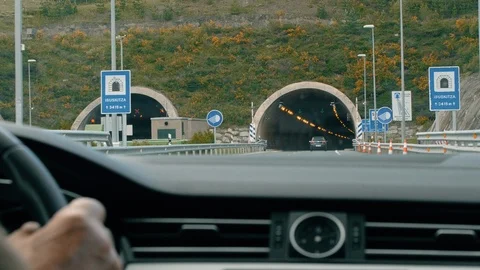 Driver Hand and Car Board. Entering a Tunnel Video stock 90769130