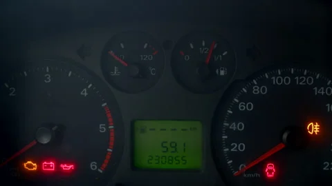 Driver notices instrument cluster alerts objects make sound 스톡 동영상 333905321