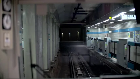 Driver view of underground metro train traveling in subway tunnel in modern urba Stock-Footage 244053191