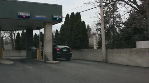 Drivethru banking 스톡 동영상 10576190