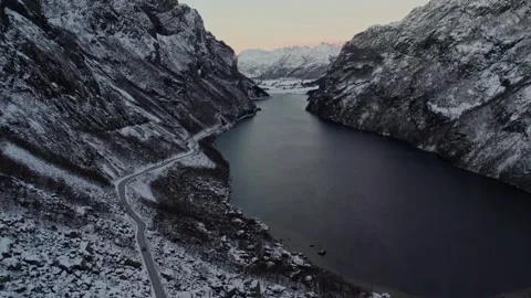 Driving alone in the mountains of Norway Vídeo Stock 229927799