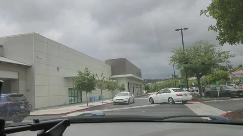 Driving Amazon Go Building Street Vídeos de archivo 244173953