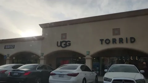 Driving California UGG Torrid Vidéo 236947083