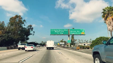  Driving a car on 101 Freeway, Los Angeles.  Pov, point of view.  Vidéo 143441424