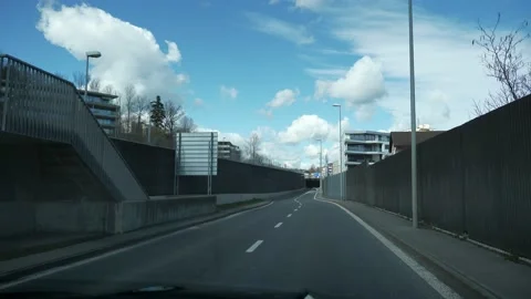 Driving Car Along Empty Deserted City Street. Coronavirus Quarantine Lockdown Vídeos de archivo 131317061