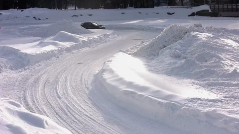 Driving car test on snow 動画素材 104195123