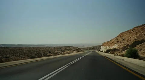 Driving in the desert 库存影片 68855767