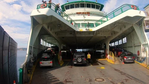 Driving Onto Ferry 库存影片 116817183