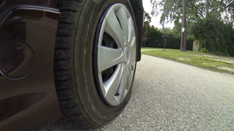 Driving on a Flat Tire 库存影片 33580674