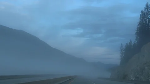 Driving on a Misty Road Vidéo 115824283
