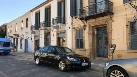 Driving in Nicosia inside the walls Видео 89975761