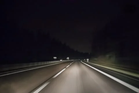 Driving in the night 库存照片