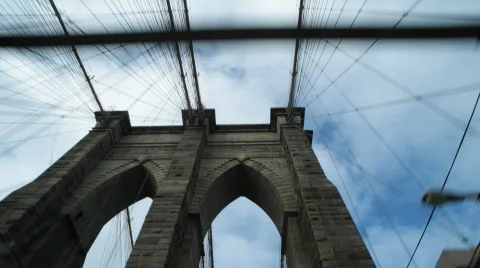 Driving over Brooklyn Bridge, looking up Stock-Footage 606623