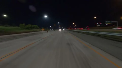 Driving plate of reverse rear view shot roads and highways on a very dark night Vidéo 155871809
