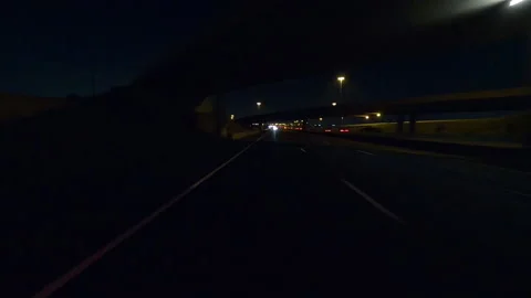 Driving plate of reverse shot roads and highways on a very dark night Vídeo Stock 155891903