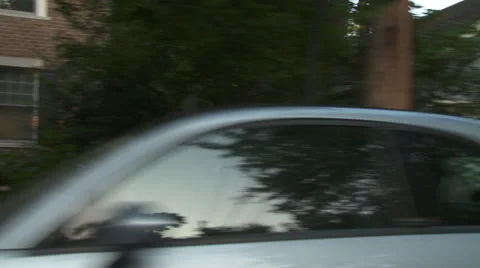 Driving plate, side view, day: upper middle class neighborhood F Vidéo 40688087