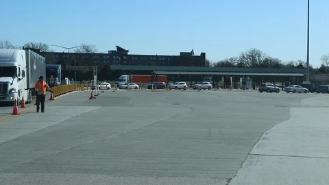 Driving POV U.S.-Canada Border Windsor Border Patrol Customs Checkpoint 動画素材 127257916