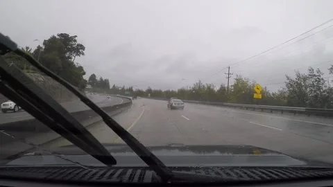 Driving in the Rain Vídeos de archivo 271611028