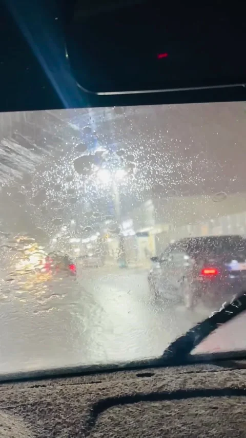 Driving in the rain at night, windshield wipers moving, Vídeos de archivo 336849462