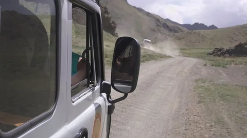 Driving a Russian Van off-road in Mongolia in the Gobi Desert Video stock 115034309