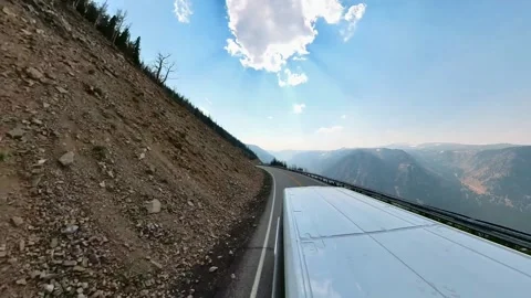 Driving the Scenic Beartooth Highway Through Northern Wyoming Mountains Vidéo 343584028