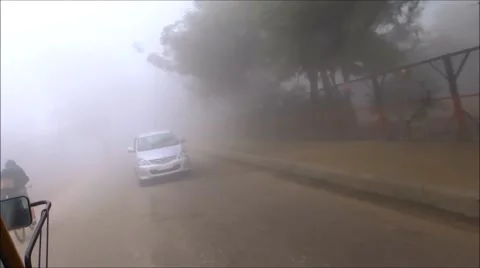 Driving in thick mist y environment/time-lapse 스톡 동영상 41818095