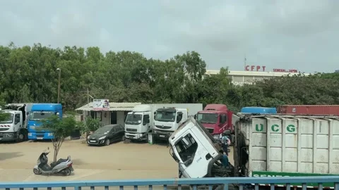Driving through Dakar city Vidéo 202605405